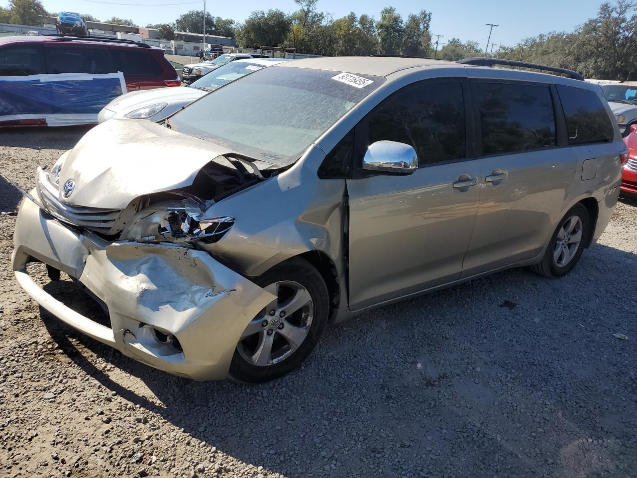 2015 TOYOTA SIENNA