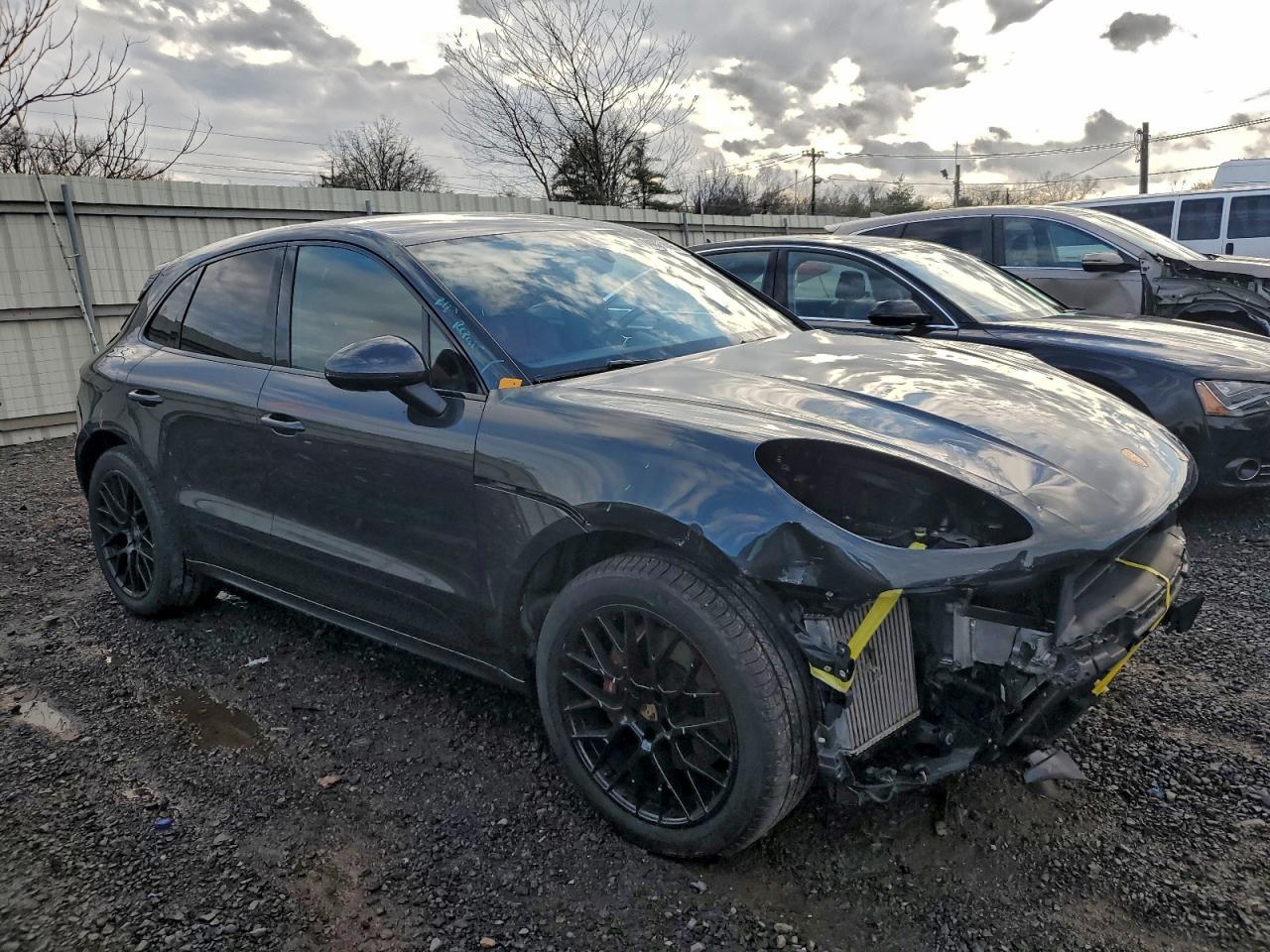 2021 PORSCHE Macan