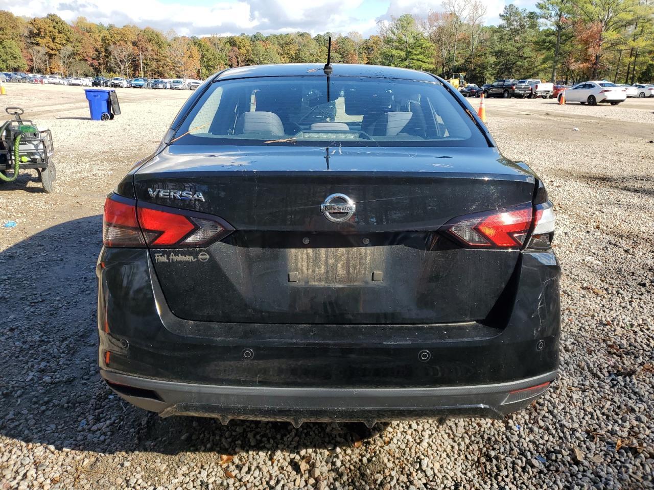 2020 NISSAN VERSA