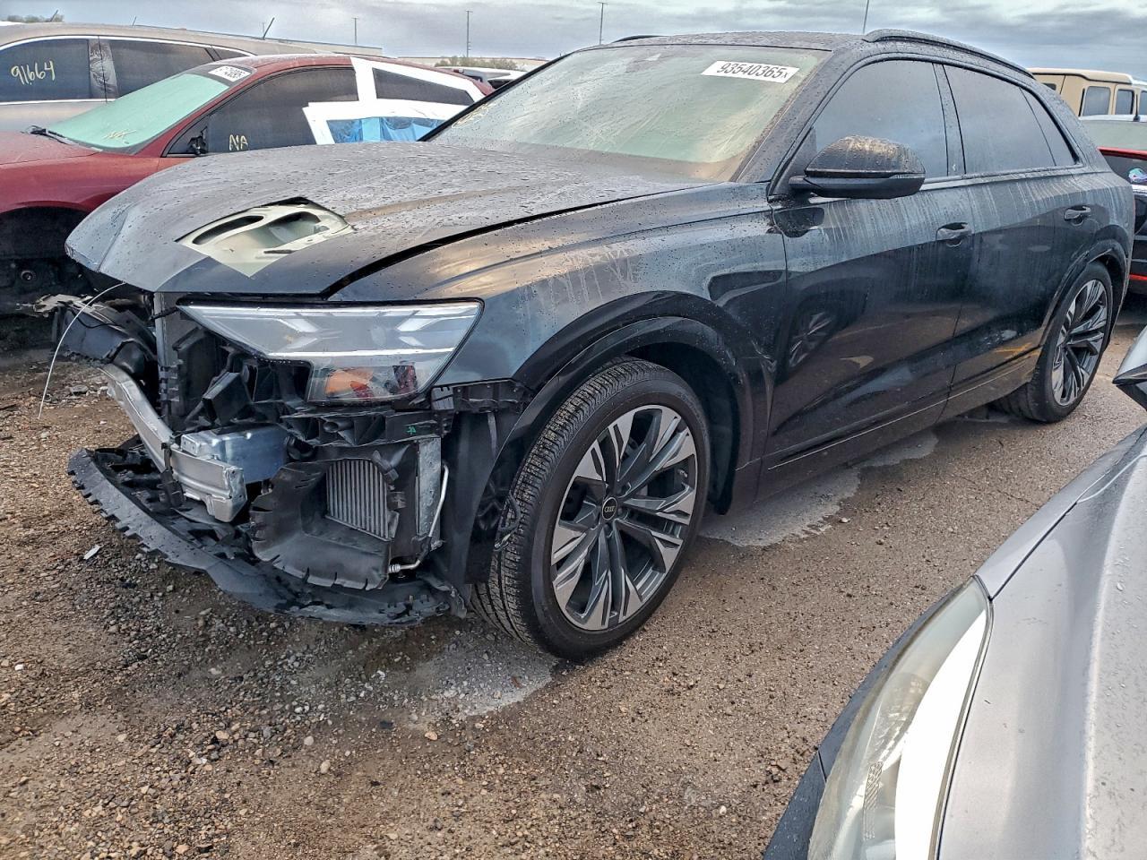 2024 AUDI Q8