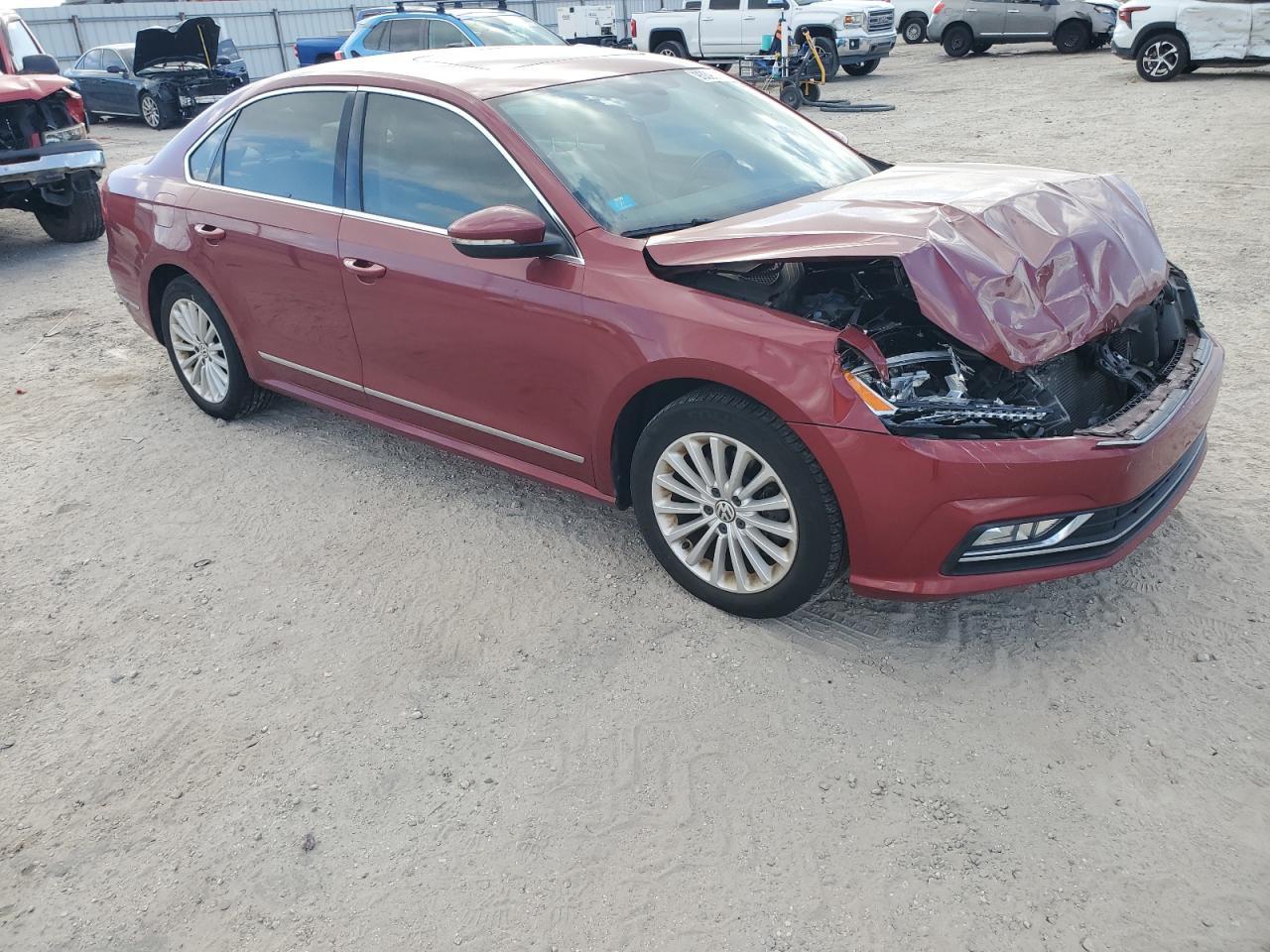 2016 VOLKSWAGEN Passat