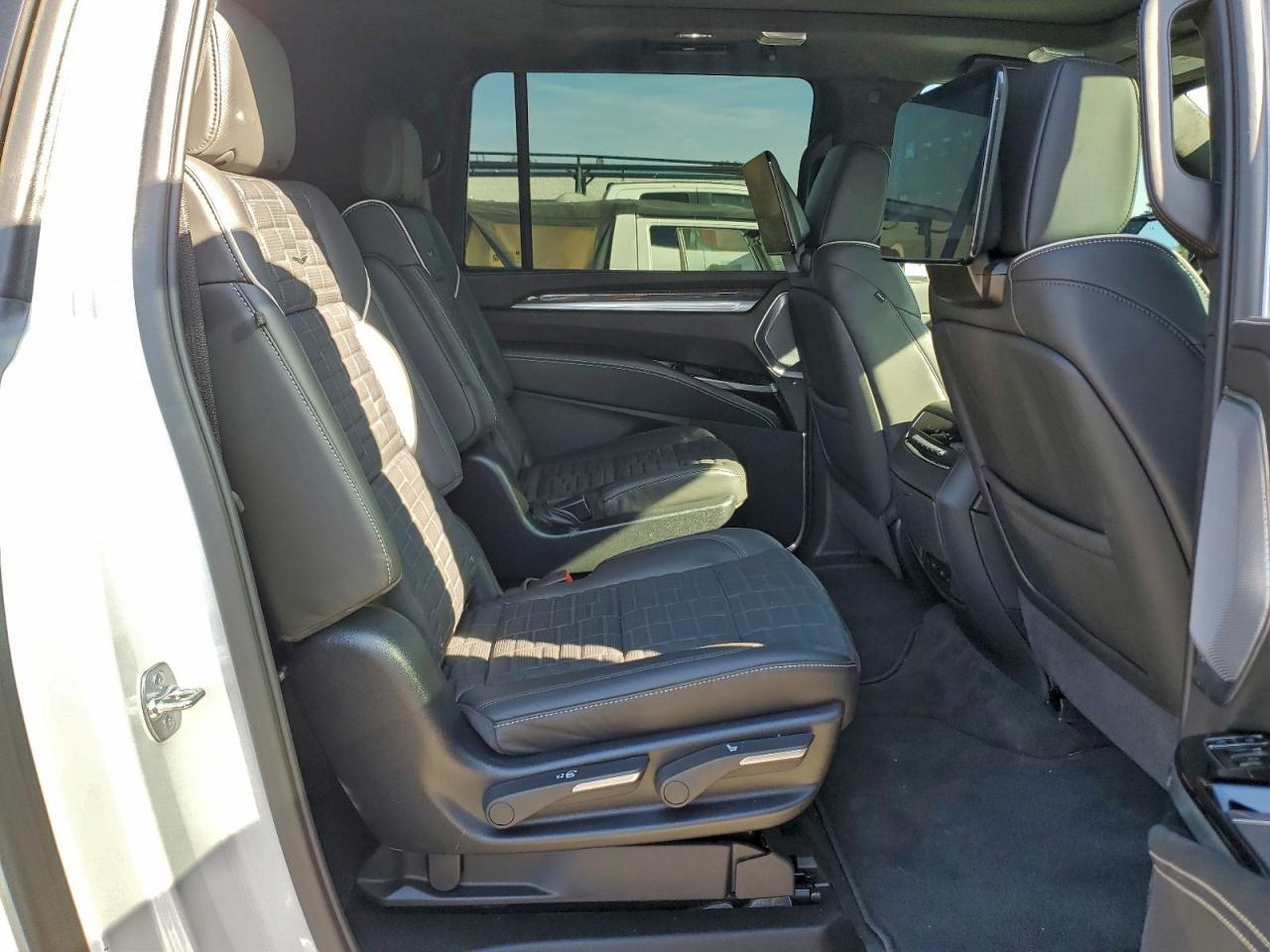 2025 CADILLAC ESCALADE