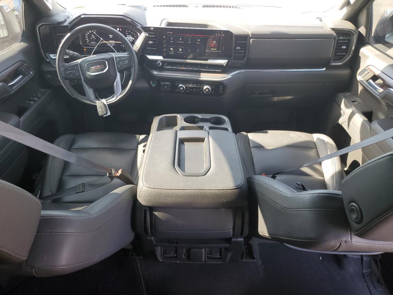 2023 GMC Sierra