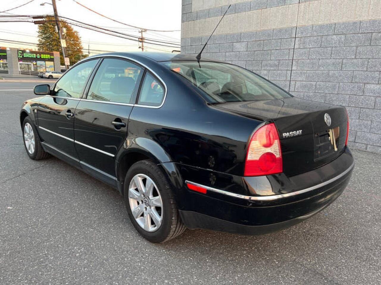 2003 VOLKSWAGEN Passat