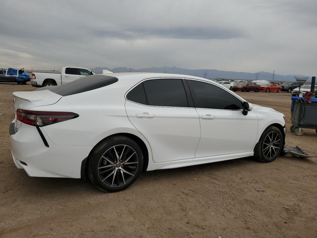 2024 TOYOTA CAMRY