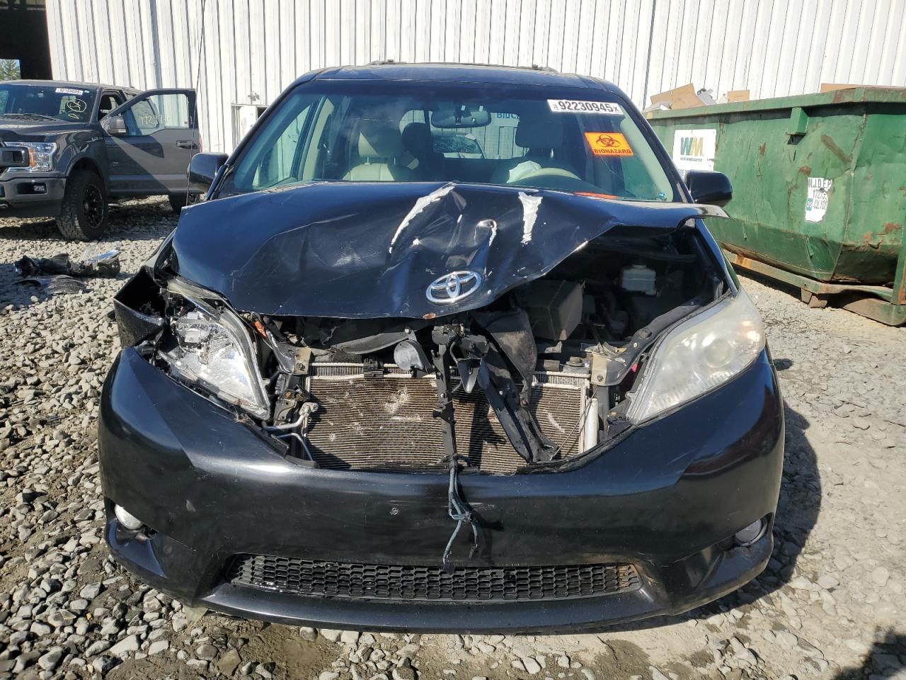 2014 TOYOTA SIENNA