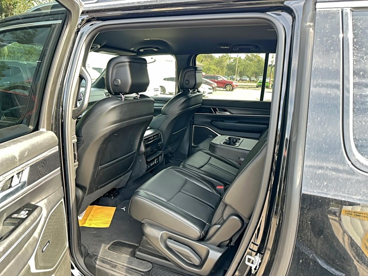 2024 JEEP Wagoneer