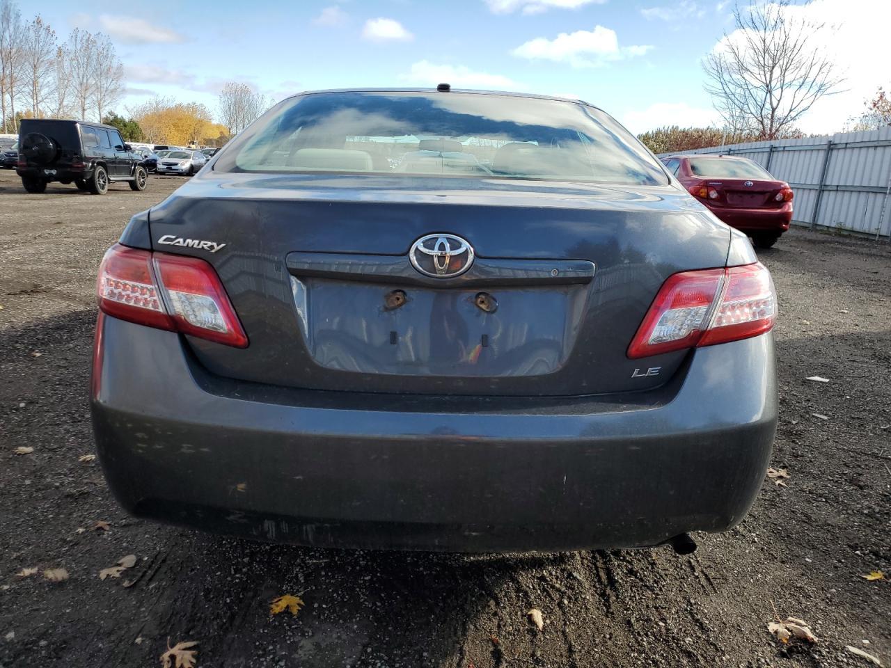 2011 TOYOTA CAMRY
