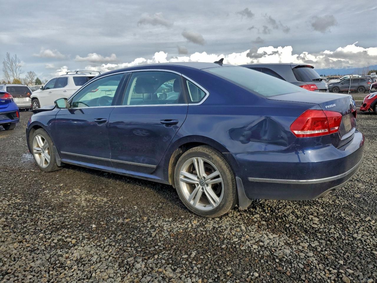 2014 VOLKSWAGEN Passat