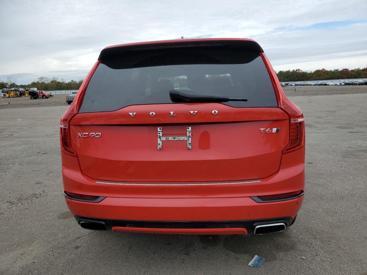 2017 VOLVO XC90