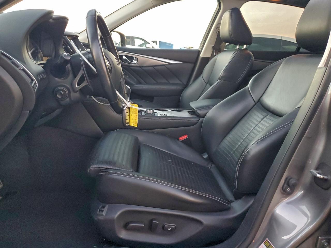 2015 INFINITI Q50
