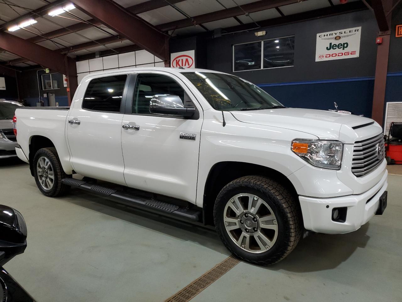 2017 TOYOTA TUNDRA