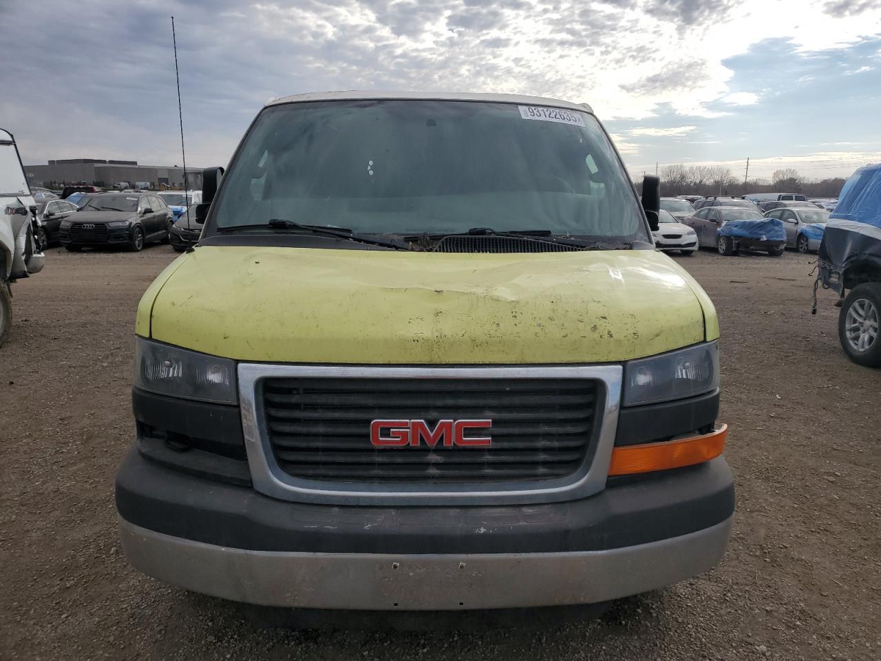 2016 GMC Savana