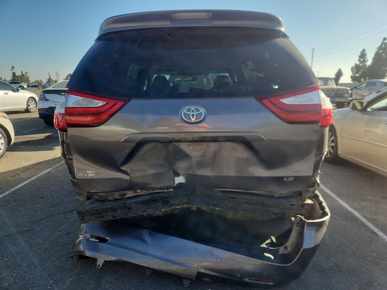 2015 TOYOTA SIENNA