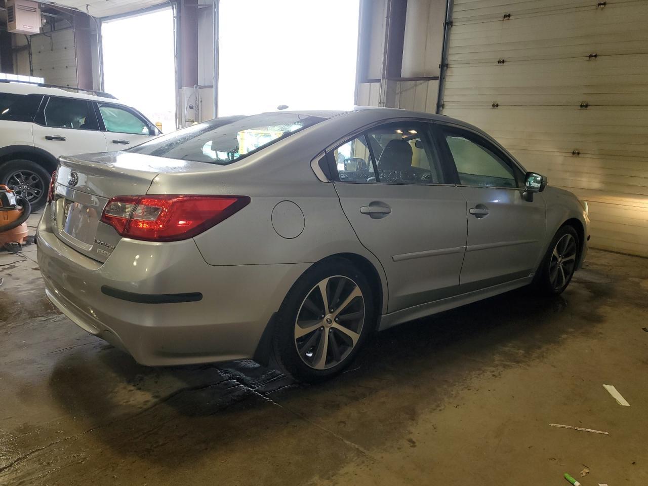 2015 SUBARU Legacy