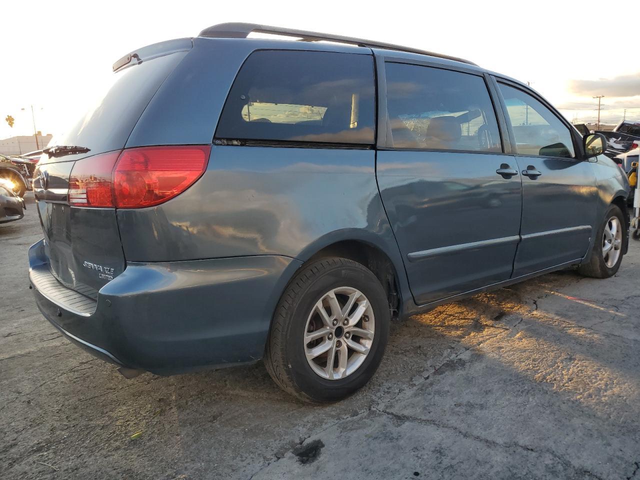 2007 TOYOTA SIENNA