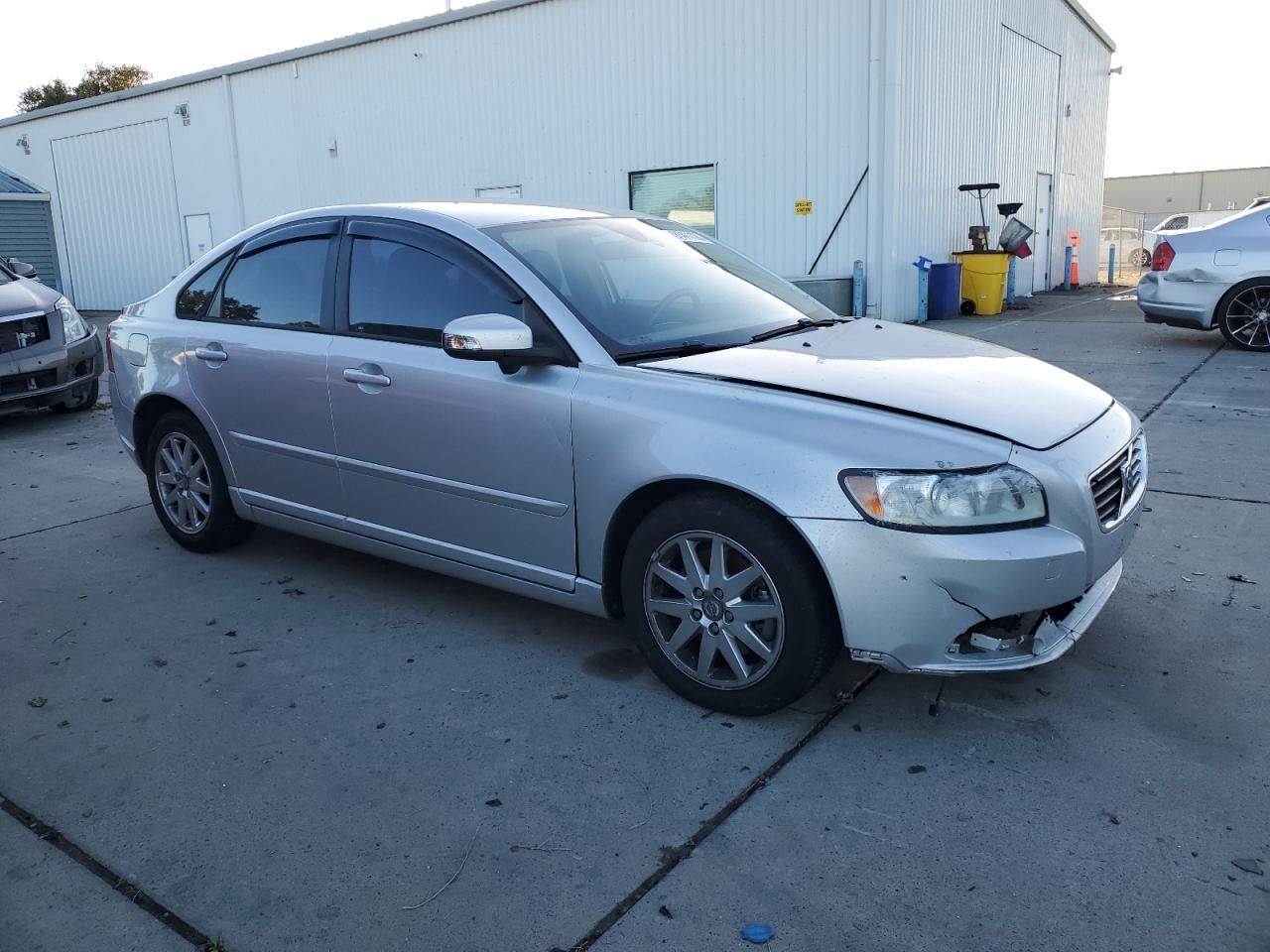 2009 VOLVO S40