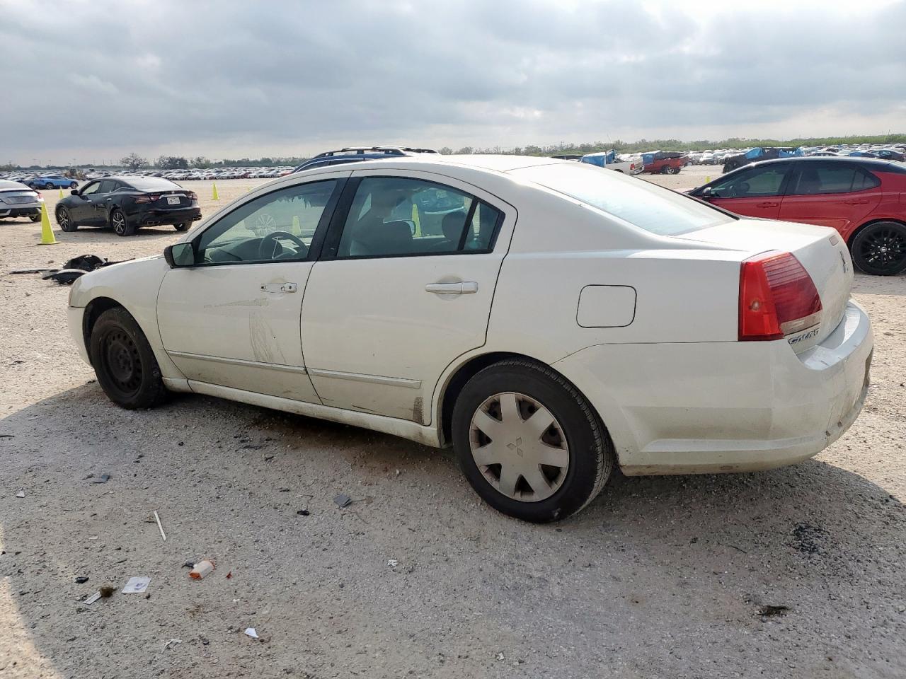 2004 MITSUBISHI Galant