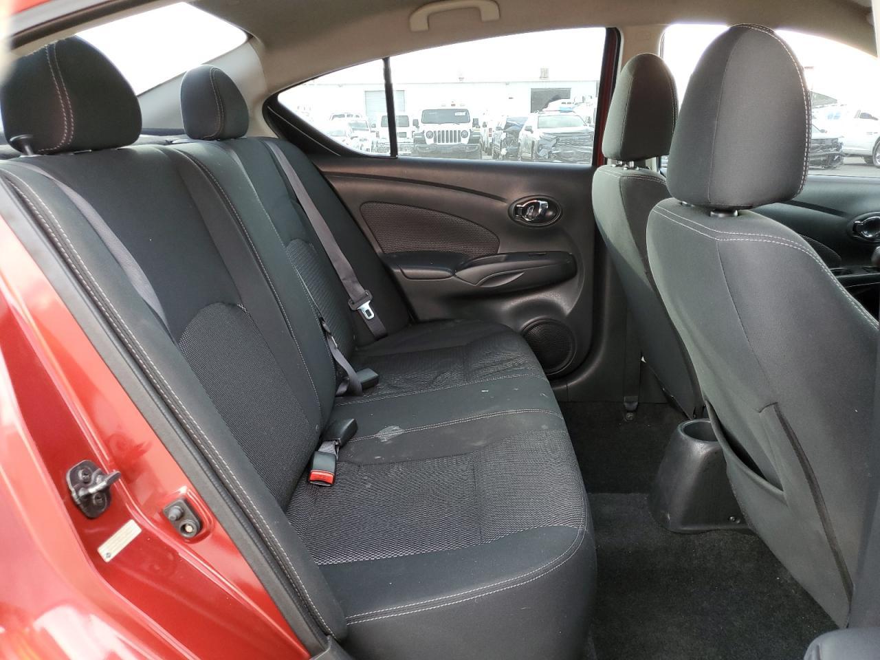 2017 NISSAN VERSA