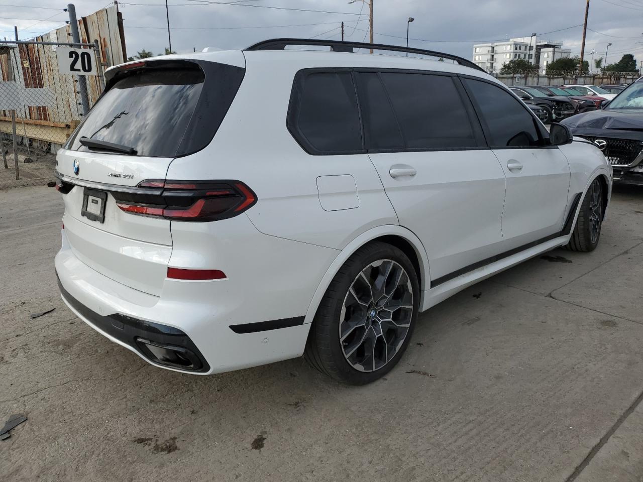 2025 BMW X7