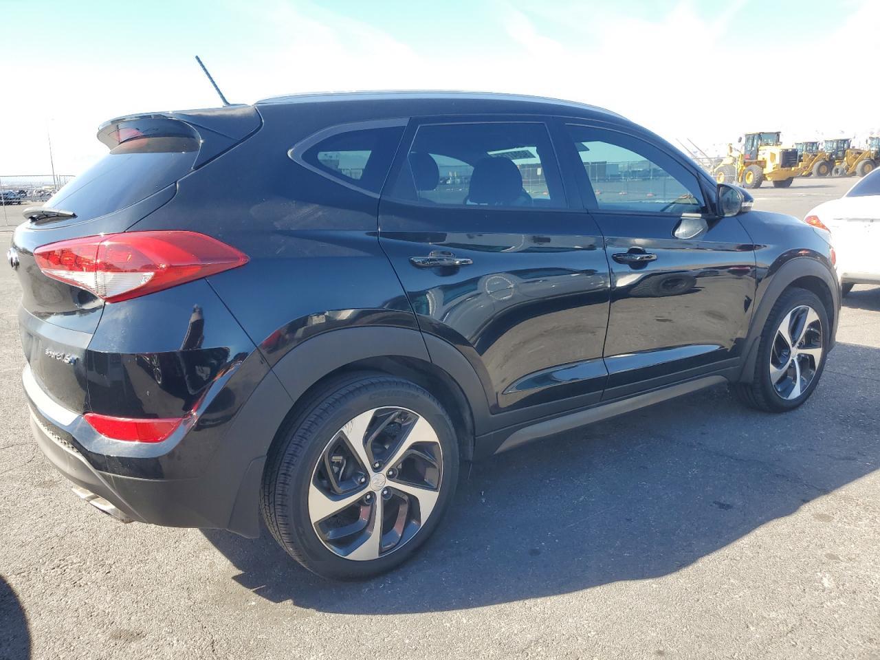 2016 HYUNDAI TUCSON