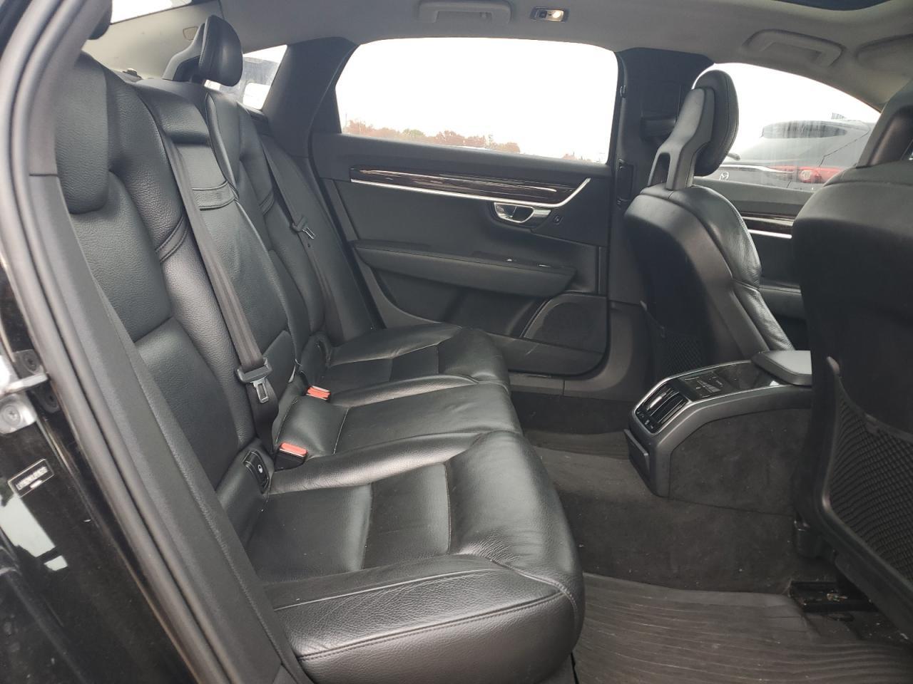 2018 VOLVO S90