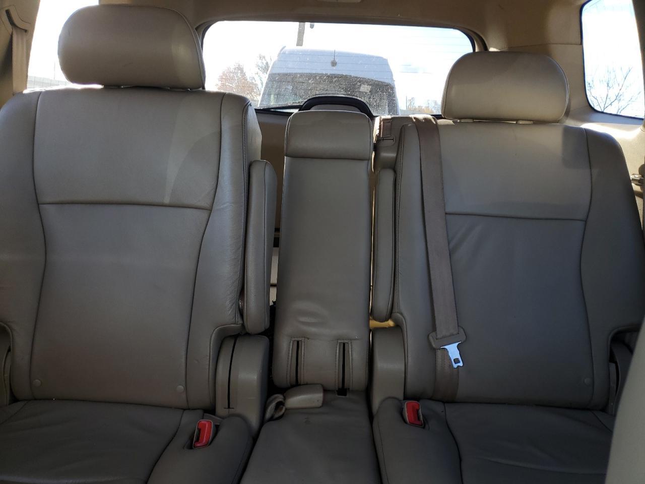 2010 TOYOTA HIGHLANDER