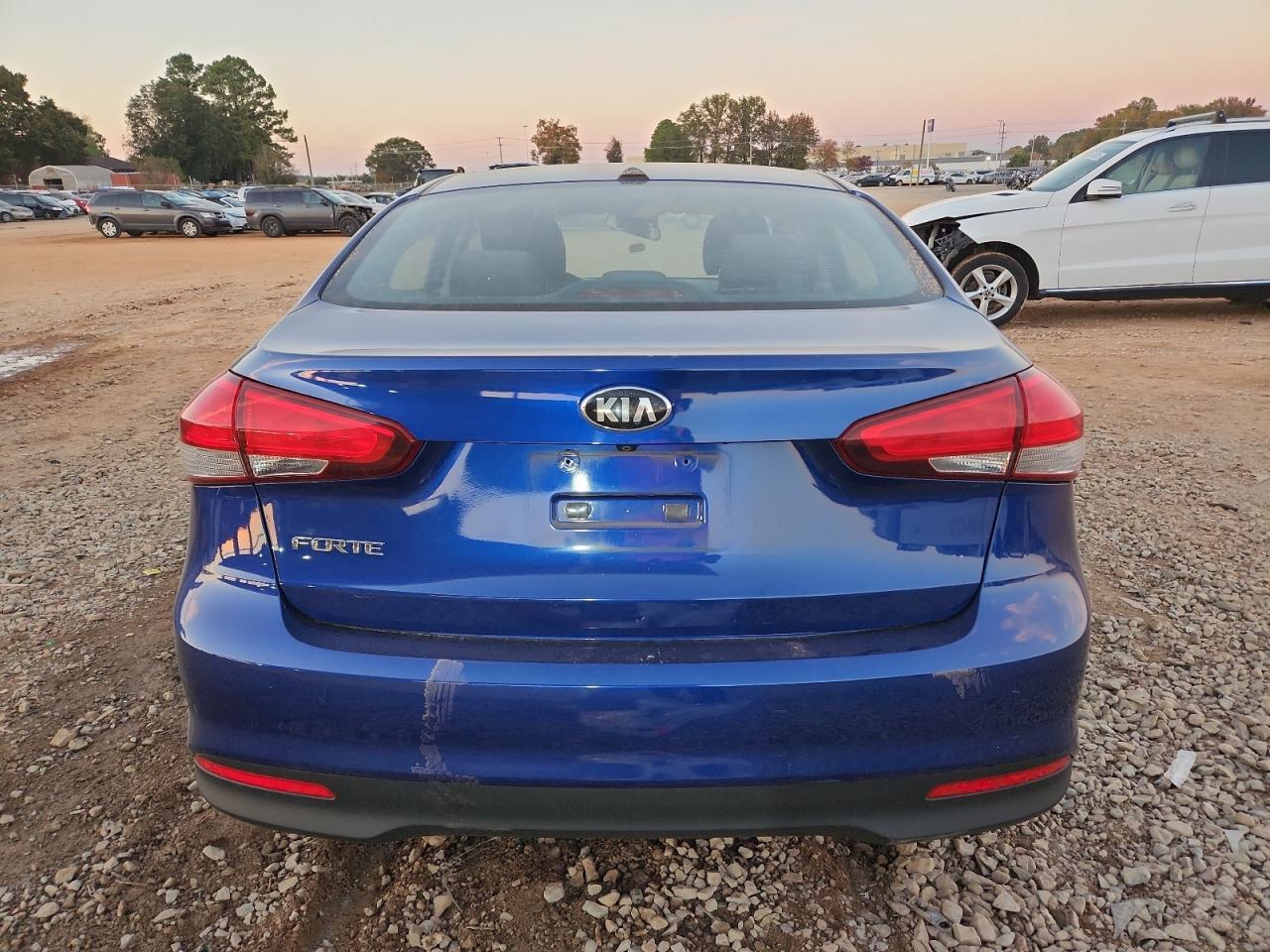 2017 KIA FORTE