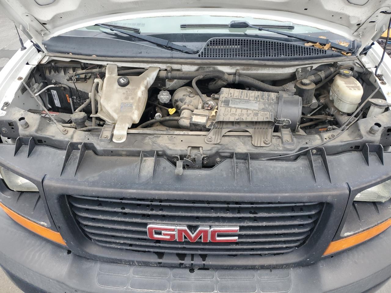 2015 GMC Savana
