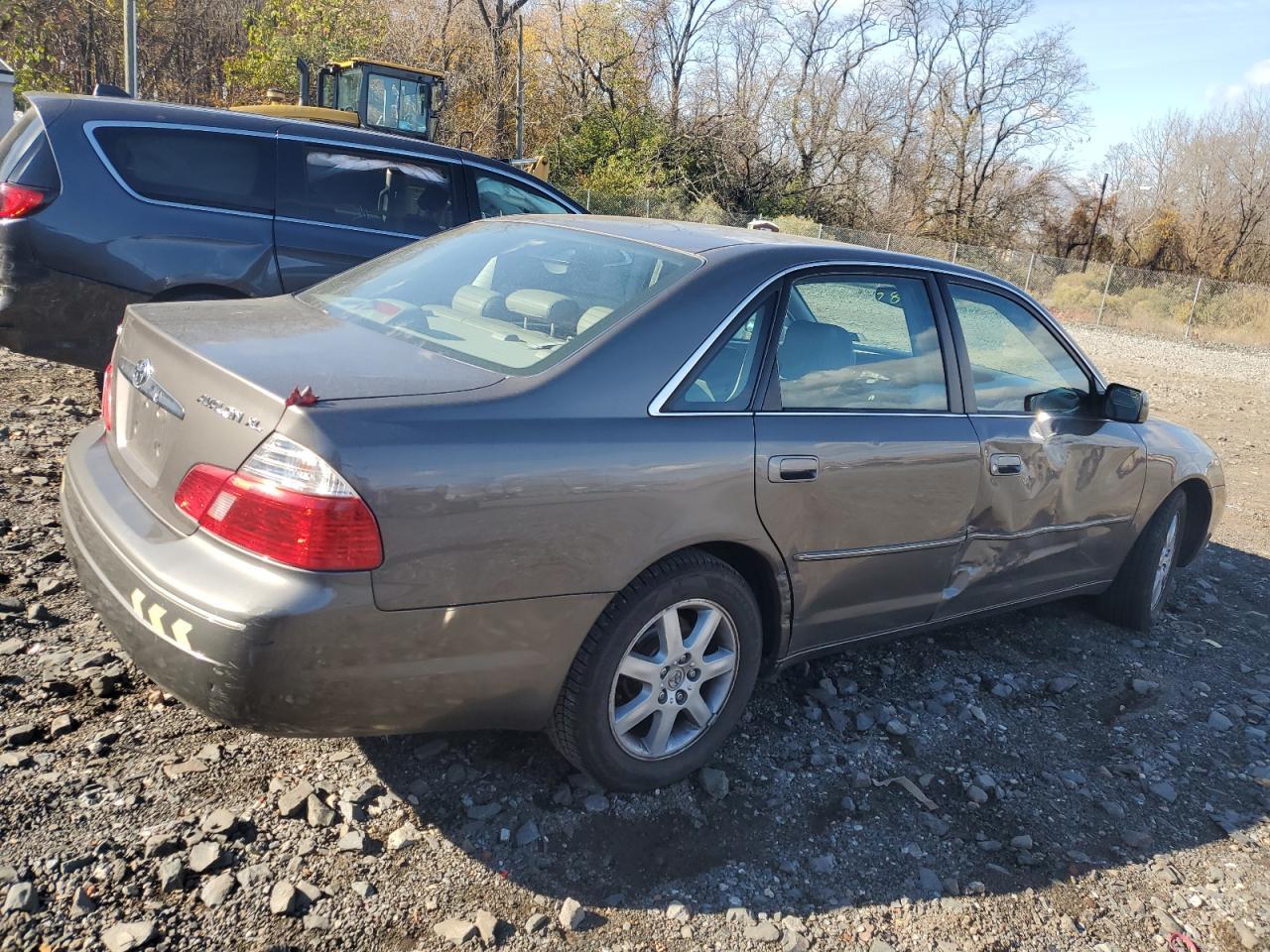 2003 TOYOTA Avalon