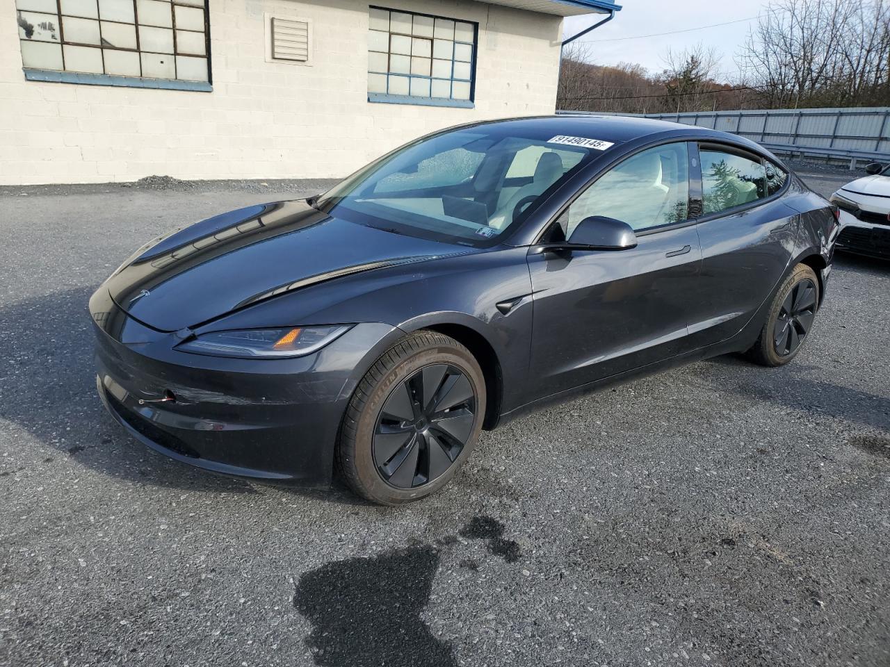2025 TESLA MODEL 3