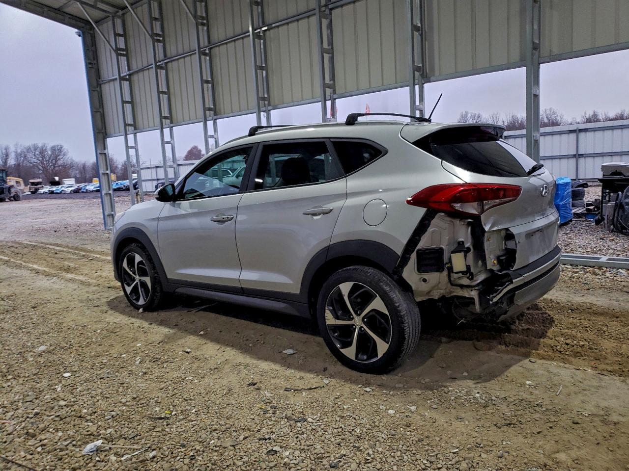 2016 HYUNDAI TUCSON