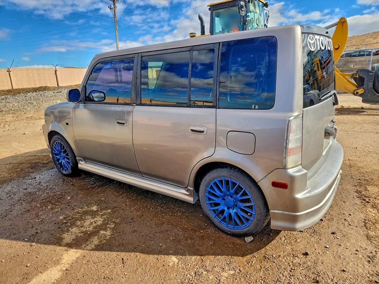 2004 TOYOTA SCION