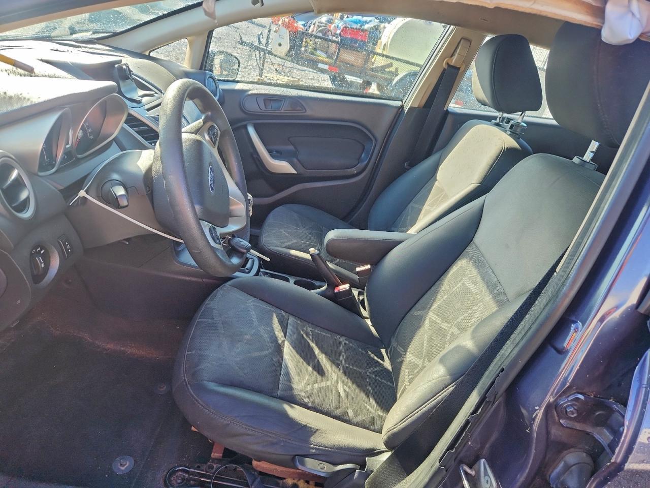 2013 FORD Fiesta