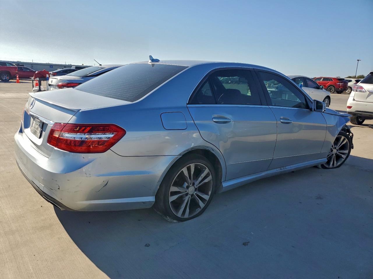2013 MERCEDES-BENZ E-Class