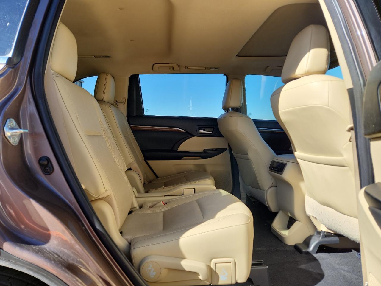 2017 TOYOTA HIGHLANDER