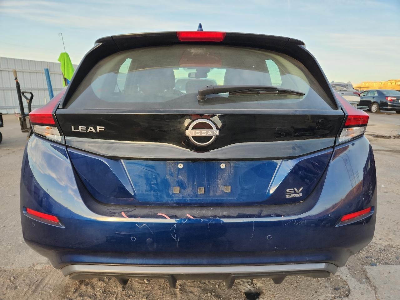 2025 NISSAN LEAF