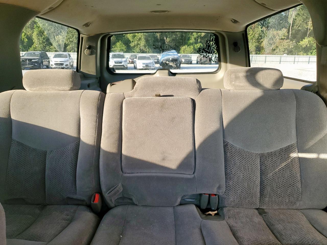 2004 CHEVROLET Suburban