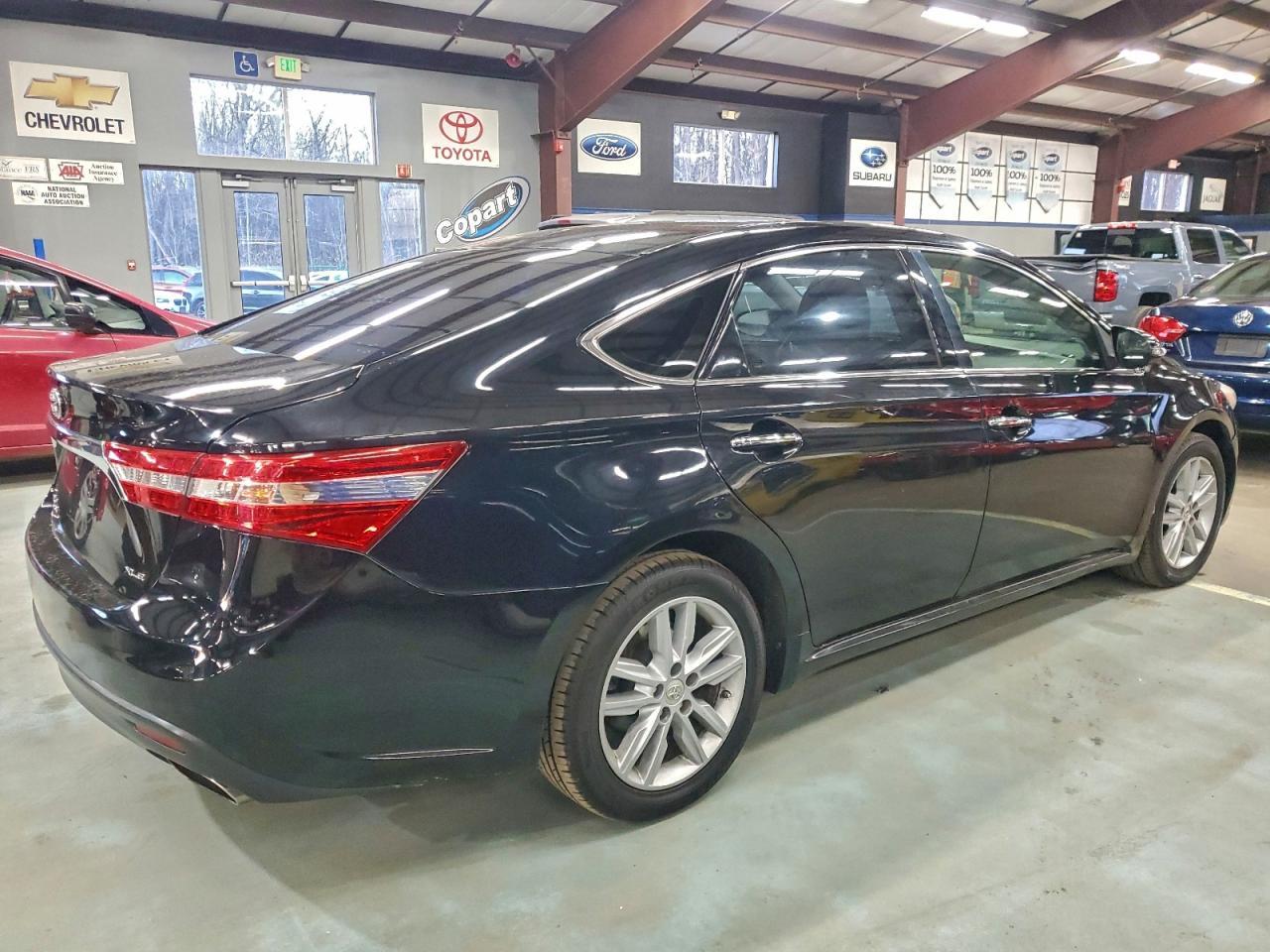 2013 TOYOTA Avalon