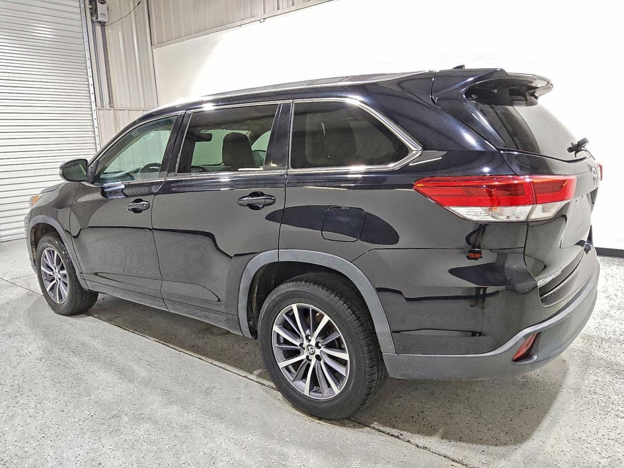 2017 TOYOTA HIGHLANDER