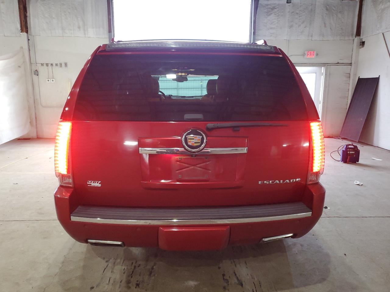 2012 CADILLAC ESCALADE