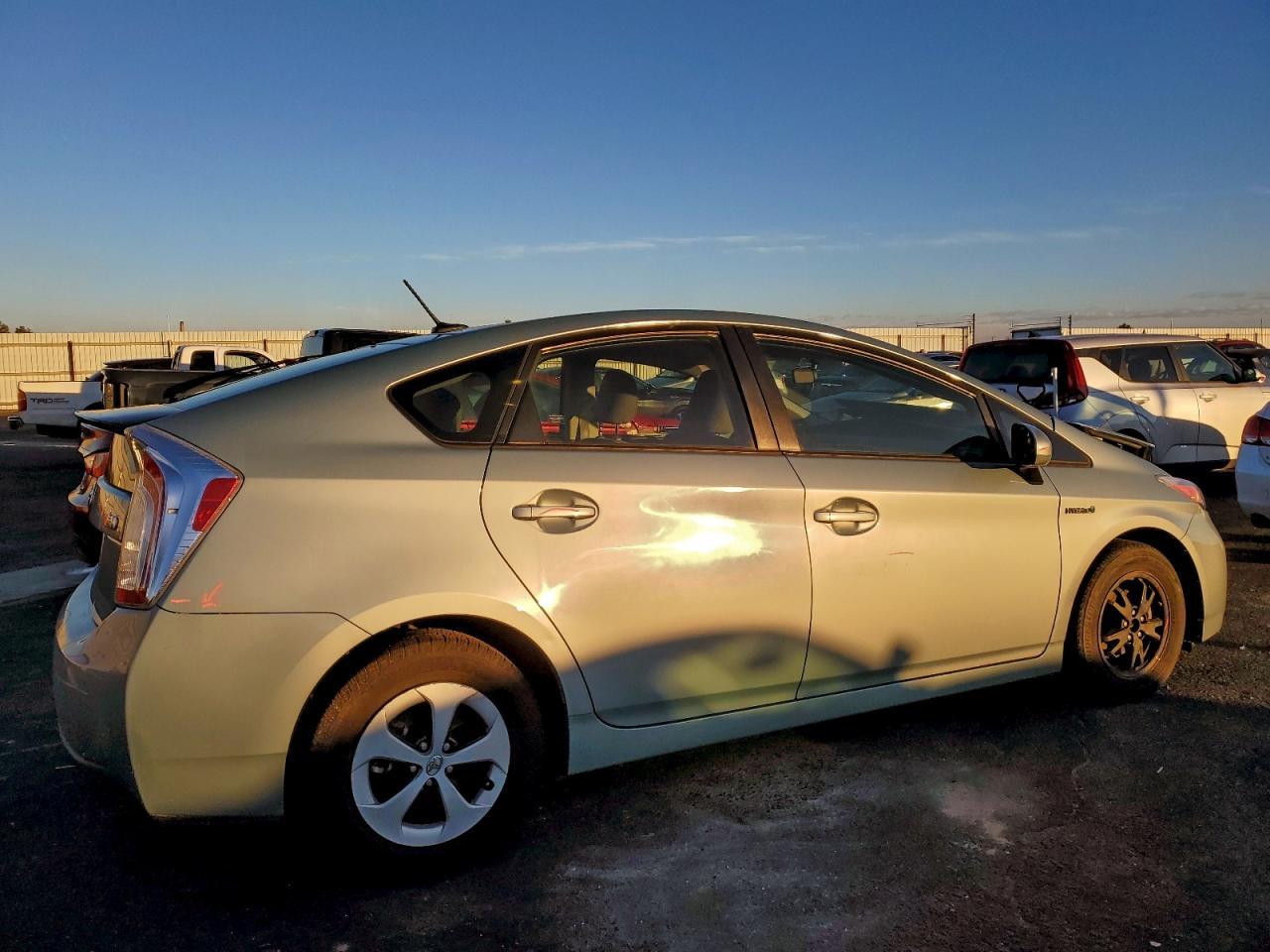 2015 TOYOTA PRIUS