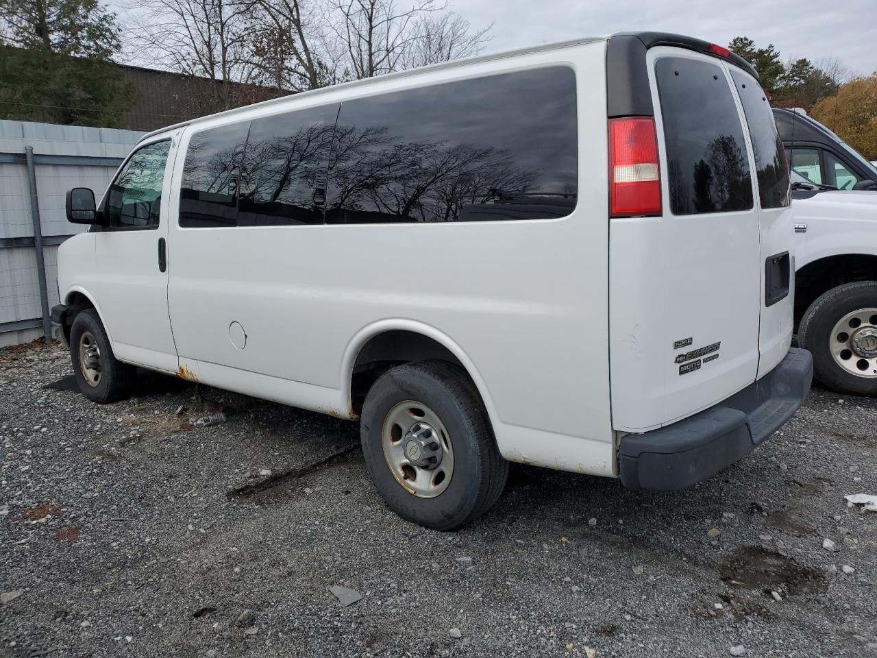 2010 CHEVROLET Express 3500