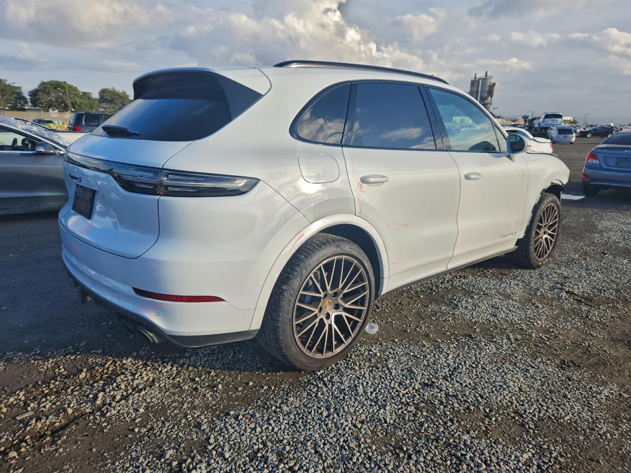 2021 PORSCHE CAYENNE