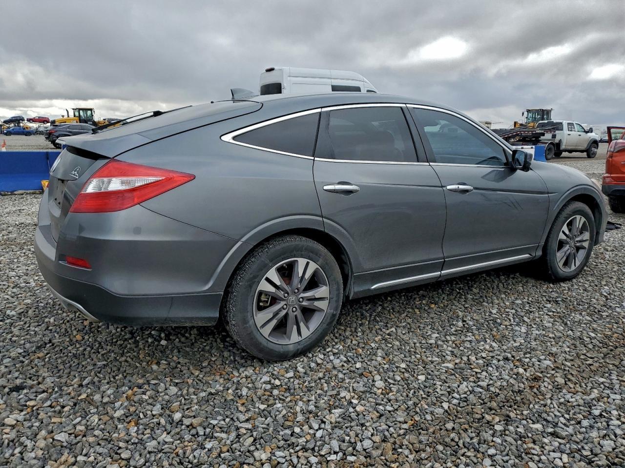 2013 HONDA Crosstour