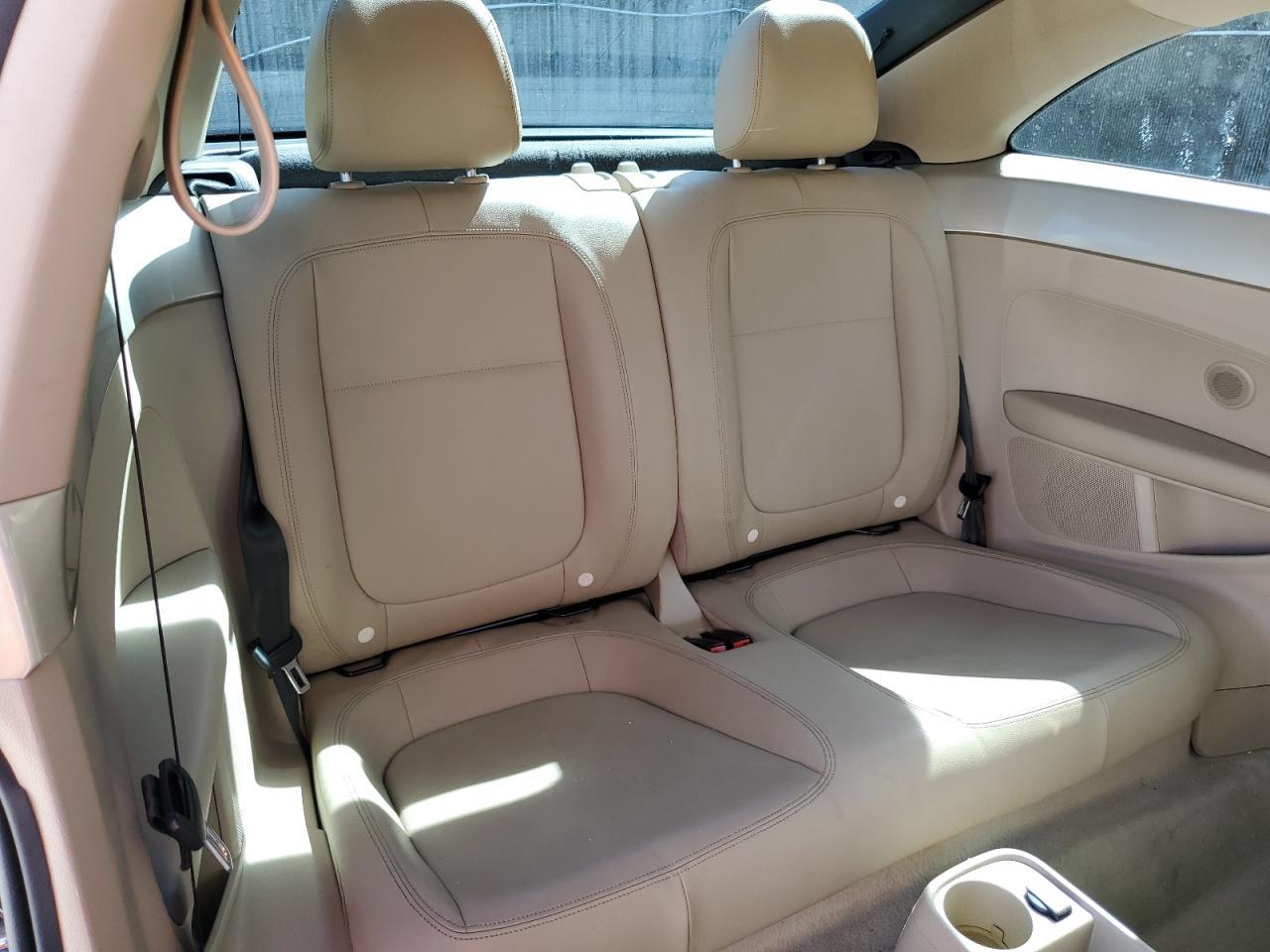 2012 VOLKSWAGEN Beetle