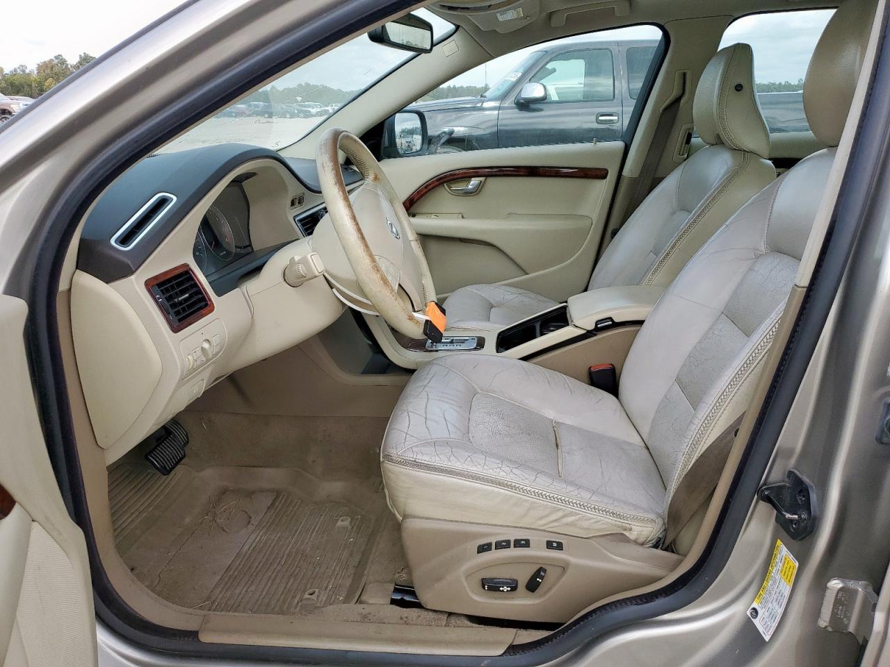 2008 VOLVO XC70