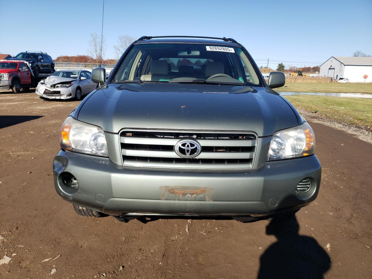 2004 TOYOTA HIGHLANDER