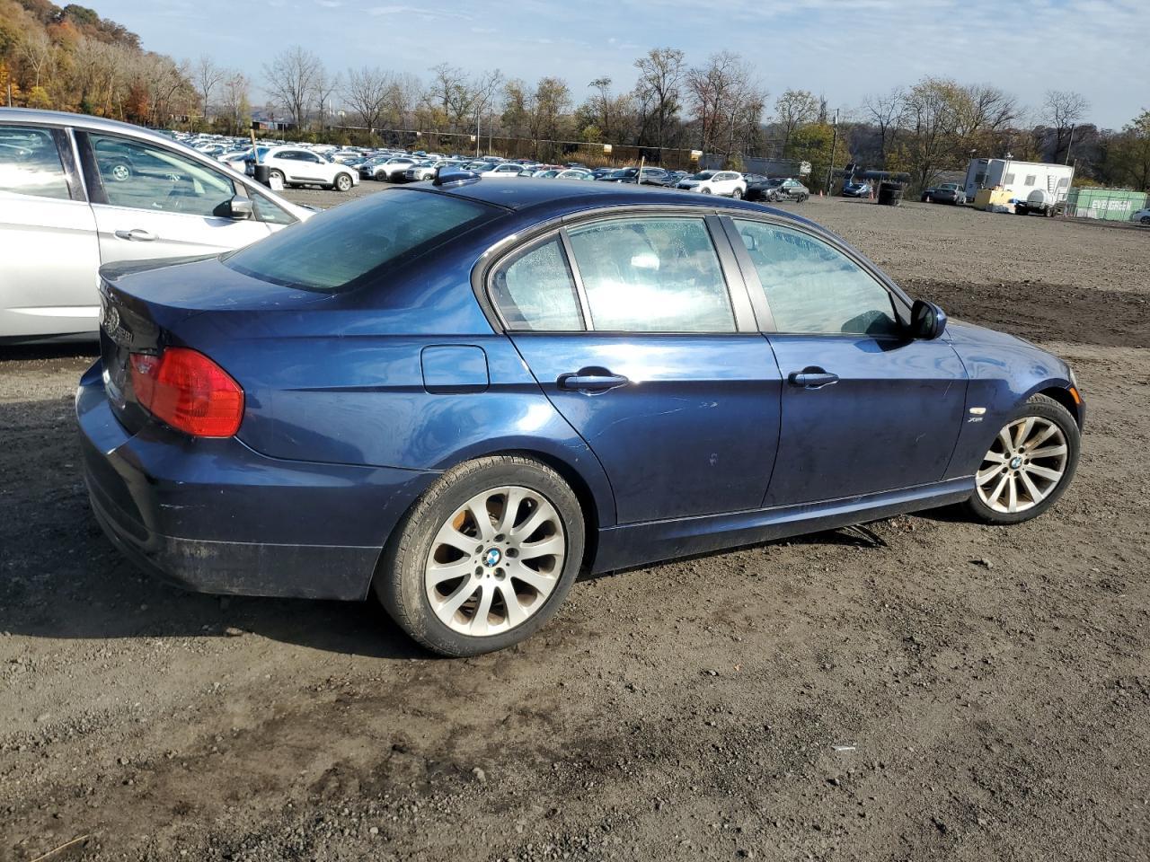 2011 BMW 3 SERIES