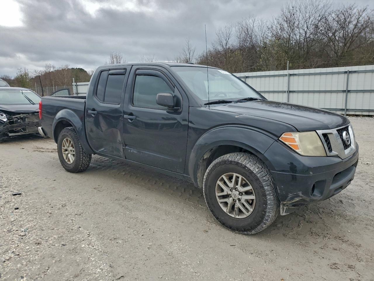 2015 NISSAN Frontier